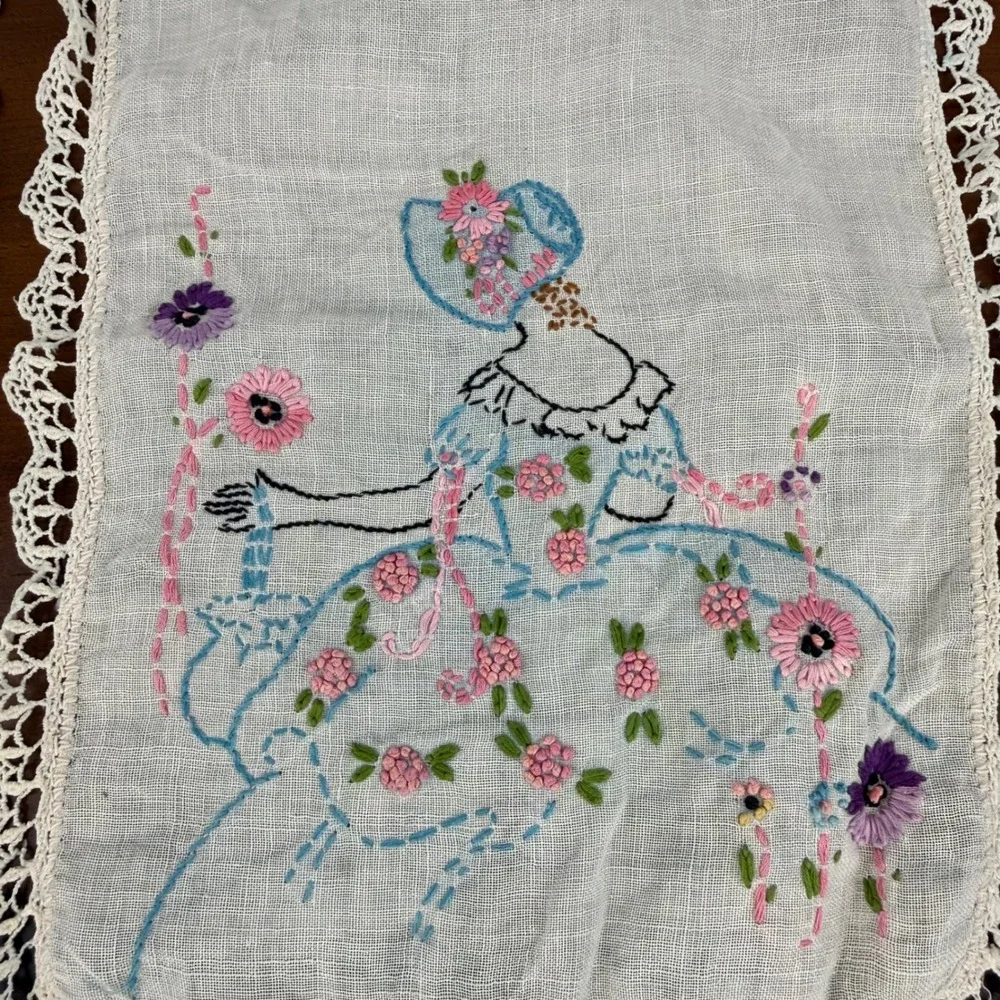 Vintage Hand Embroidered Linen Set Southern Belle Doilies Floral Handkerchiefs